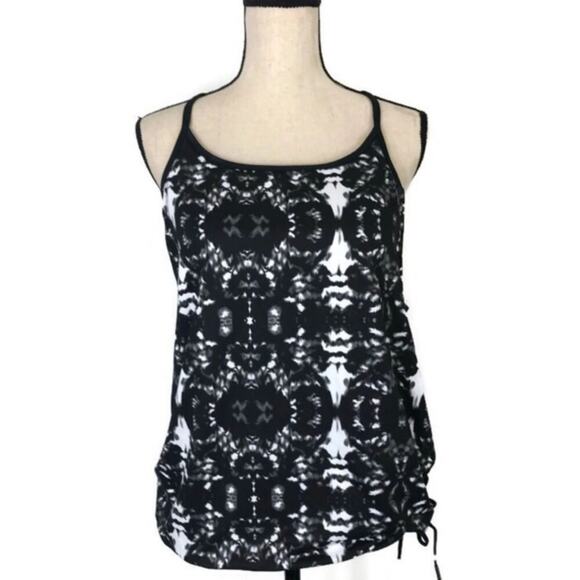 Fabletics Norwalk Racerback Tank Top Black White Built-In Bra Athletic Womens - Picture 1 of 8